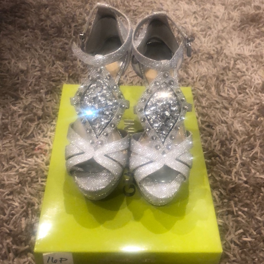 GIANNI BINI Heels. Size 6. Silver and glitter .